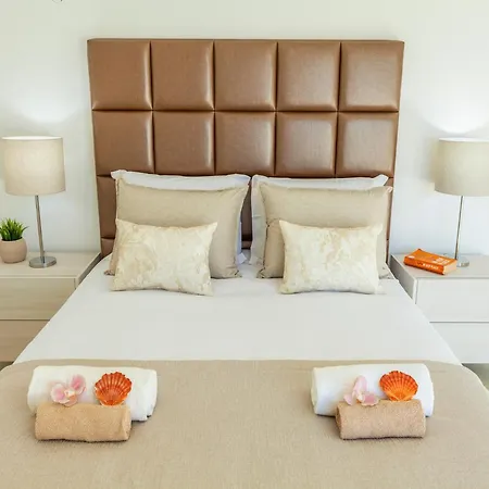 Villa Villa In Albufeira Near Sea Beach *